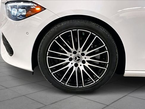 Used 2022 Mercedes-Benz C 300 Sedan image 11