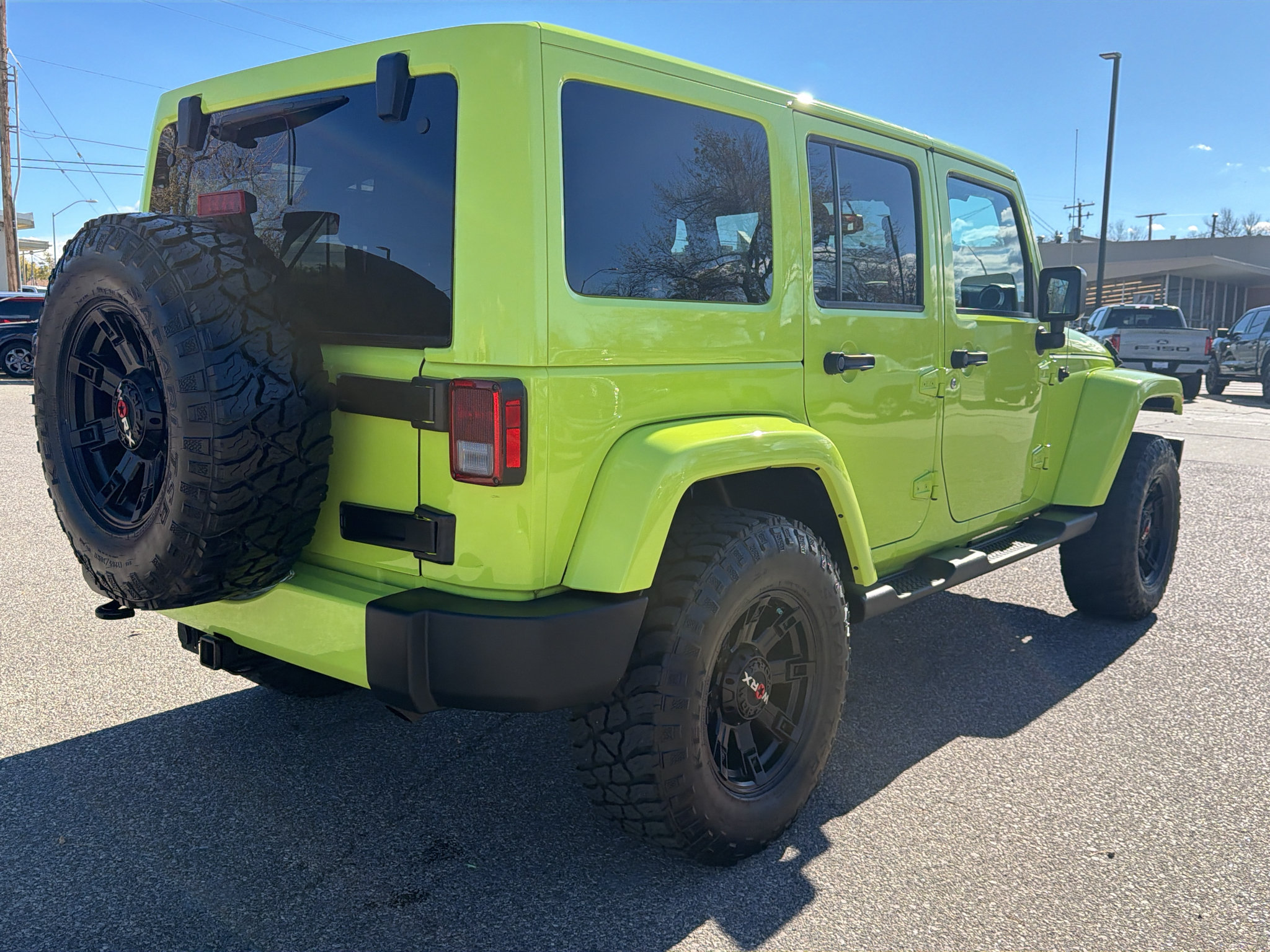 Used 2016 Jeep Wrangler Unlimited Sahara w/ Connectivity Group AWD/4WD image 7