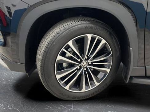 Used 2024 Toyota Grand Highlander AWD Hybrid image 38