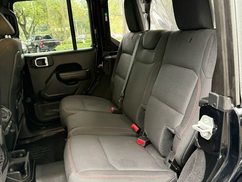 Used 2021 Jeep Wrangler Unlimited Rubicon w/ Xtreme Recon 35" Tire Package image 12