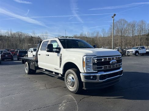 New 2026 Ford F350 XL w/ XL Chrome Package image 3