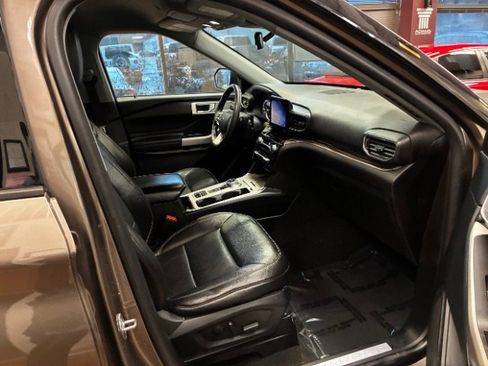 Used 2021 Ford Explorer Limited w/ Class III Trailer Tow Package image 27