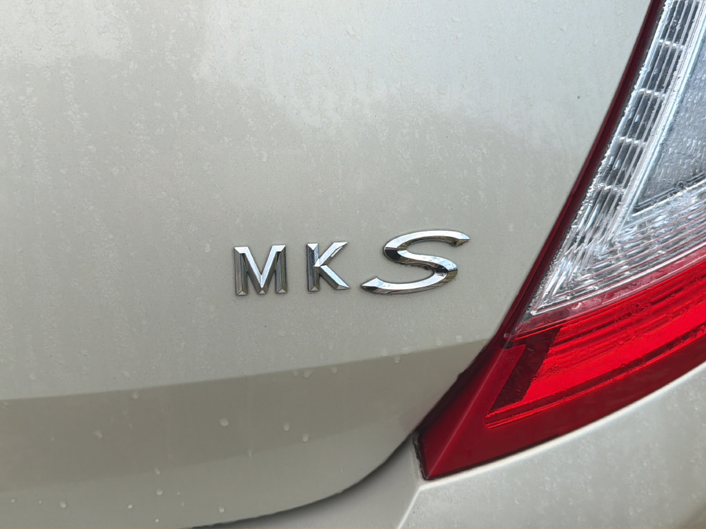 Used 2014 Lincoln MKS w/ Equipment Group 101A FWD image 20