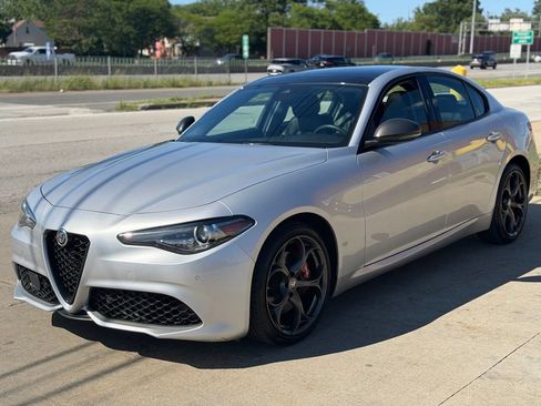 Used 2019 Alfa Romeo Giulia Ti Sport w/ Quick Order Package 22S Sport AWD/4WD image 1