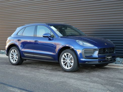 Used 2025 Porsche Macan image 27
