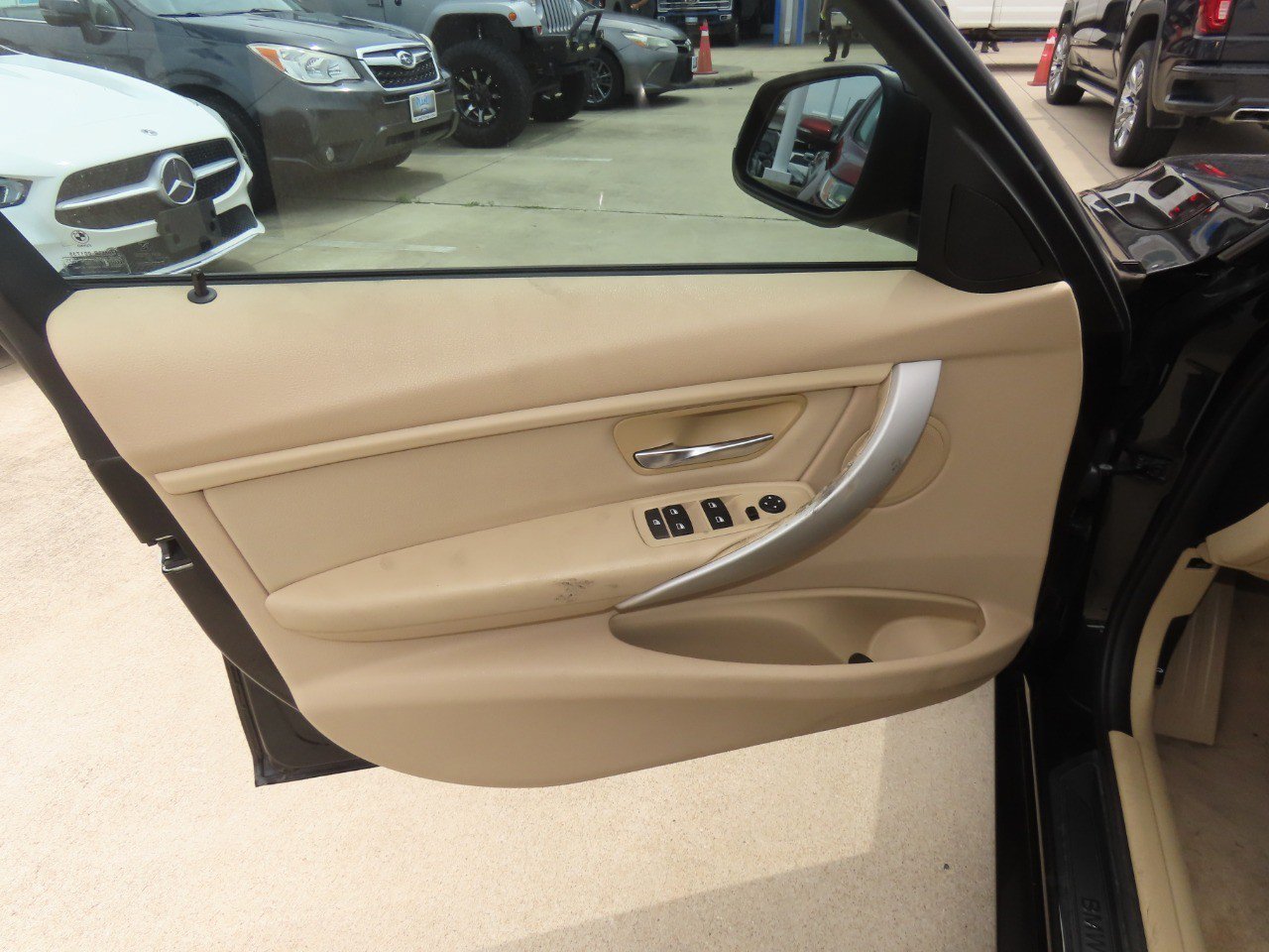 Used 2015 BMW 320i Sedan RWD image 23