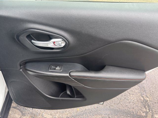 Used 2016 Jeep Cherokee 75th Anniversary FWD image 15