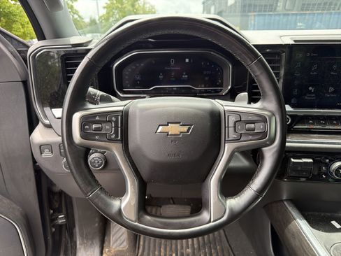 Used 2023 Chevrolet Silverado 1500 LTZ w/ LTZ Convenience Package II AWD/4WD image 9