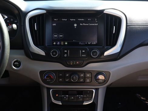 Used 2024 GMC Terrain SLT image 29