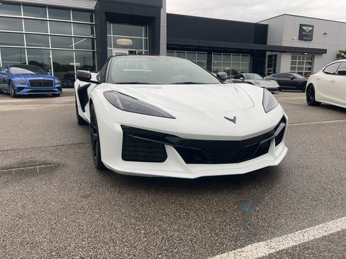 Used 2025 Chevrolet Corvette Z06 w/ Stealth Interior Trim Package RWD image 5