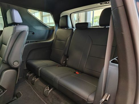 Used 2026 Chevrolet Traverse LT AWD/4WD image 11