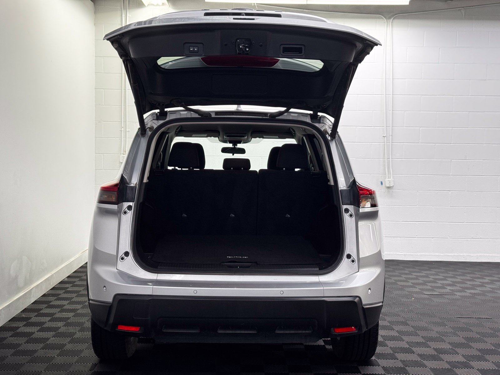Certified 2024 Nissan Rogue SV AWD/4WD image 35