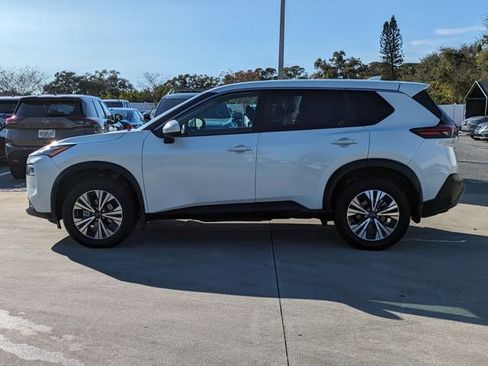 Used 2023 Nissan Rogue SV image 9