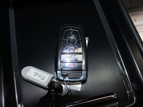 Used 2024 Lincoln Corsair Reserve image 54