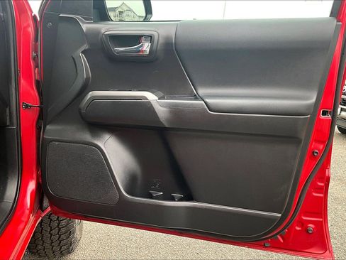 Used 2023 Toyota Tacoma TRD Off-Road image 22