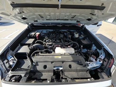 Used 2025 Toyota Tacoma SR image 28