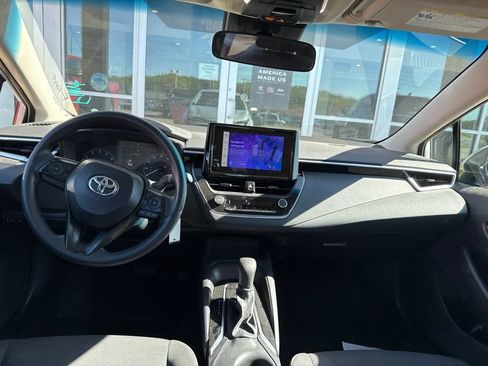 Used 2024 Toyota Corolla LE FWD image 40