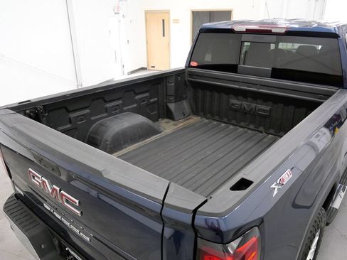 Used 2021 GMC Sierra 1500 SLE w/ X31 Off-Road Package AWD/4WD image 36
