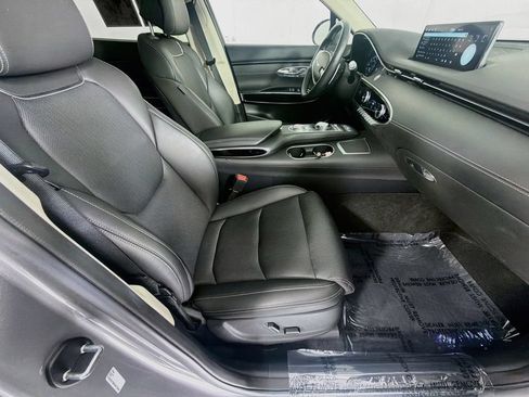 Used 2025 Genesis GV70 2.5T AWD/4WD image 34