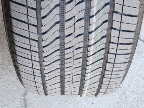 Used 2025 Chevrolet Suburban RST w/ Comfort Package image 19