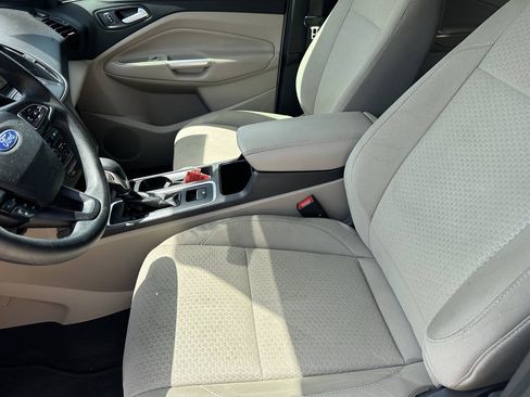 Used 2019 Ford Escape SE FWD image 11