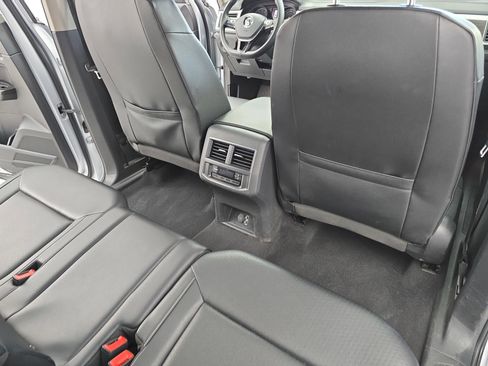 Used 2019 Volkswagen Atlas SE w/ Panoramic Sunroof Package image 11