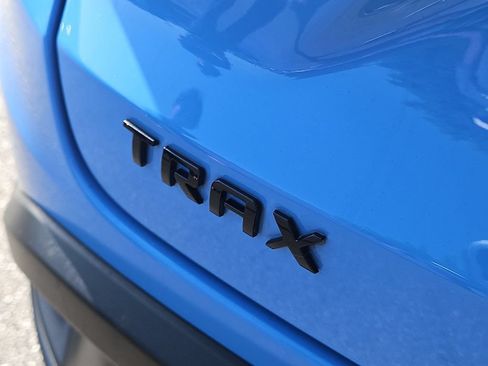 Used 2024 Chevrolet Trax RS w/ Sunroof Package FWD image 8