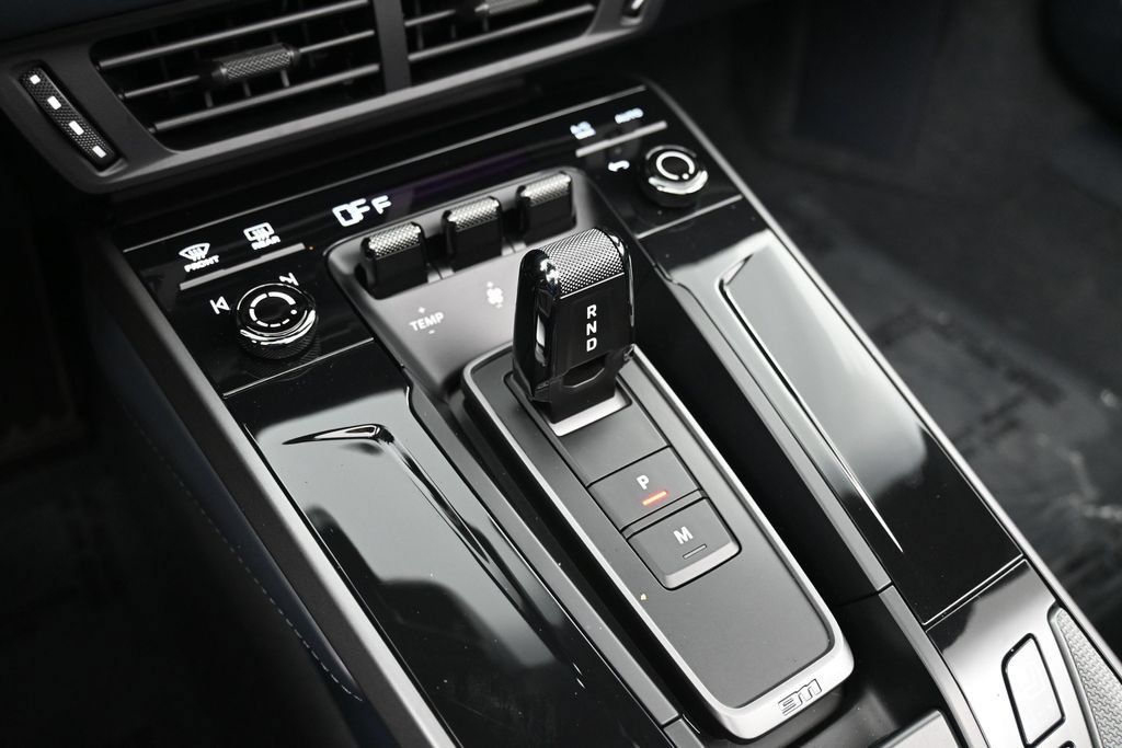 Certified 2025 Porsche 911 Carrera RWD image 21