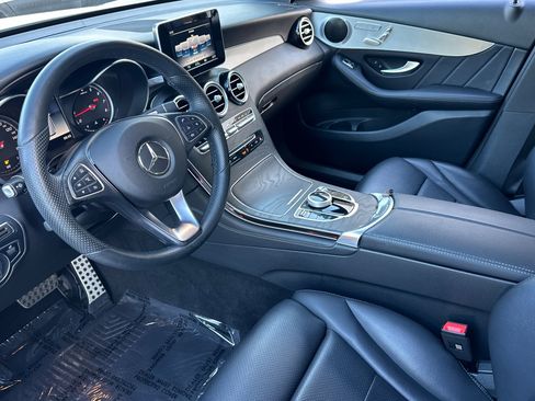 Used 2019 Mercedes-Benz GLC 300 4MATIC image 10