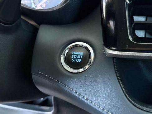 Used 2022 Toyota Highlander XLE image 31