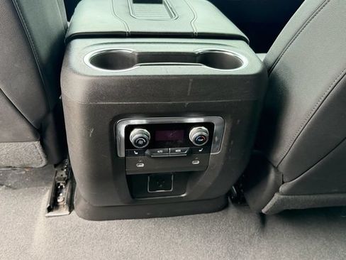 Used 2023 GMC Yukon SLT w/ SLT Premium Package RWD image 15