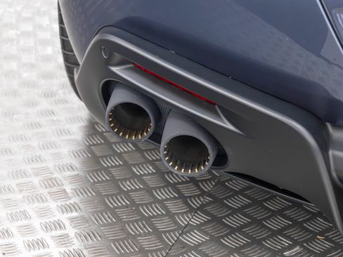 Used 2024 Ferrari Roma Spider RWD image 31