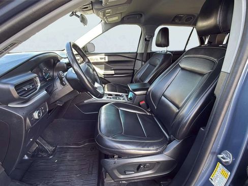 Used 2021 Ford Explorer XLT w/ Equipment Group 202A image 14