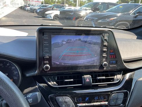 Used 2019 Toyota C-HR LE FWD image 13