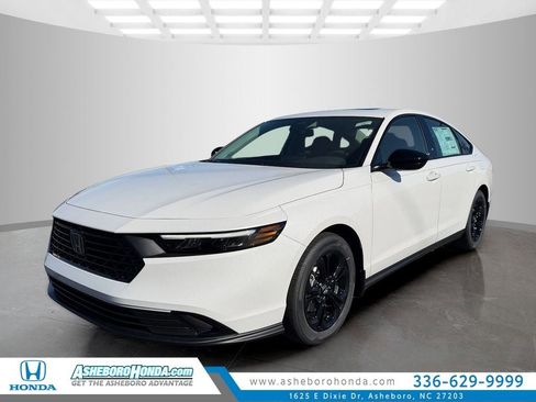 New 2025 Honda Accord SE image 1