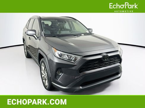 Used 2020 Toyota RAV4 XLE Premium FWD image 1