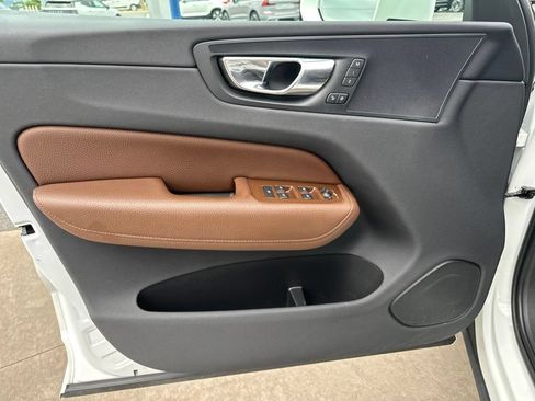 Used 2018 Volvo XC60 T6 Momentum w/ Advanced Package AWD/4WD image 20