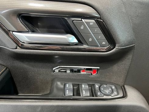 Used 2025 GMC Sierra 1500 AT4 w/ AT4 Premium Package AWD/4WD image 15