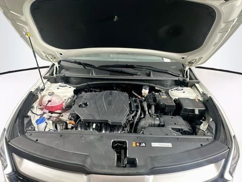 Used 2025 Kia Sportage LX FWD image 30