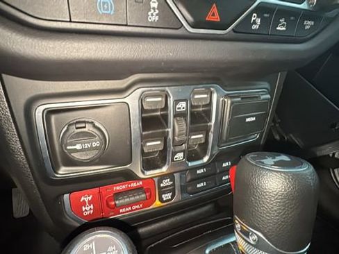 Used 2025 Jeep Wrangler Unlimited Rubicon 4xe w/ Safety Group image 23