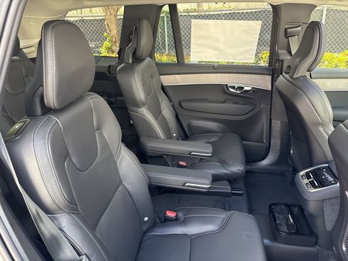 New 2026 Volvo XC90 B5 Ultra image 16