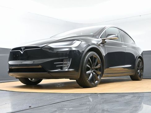 Used 2021 Tesla Model X Long Range image 56