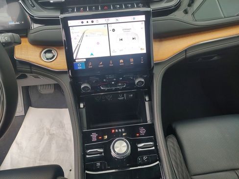 Used 2024 Jeep Grand Cherokee Summit image 11