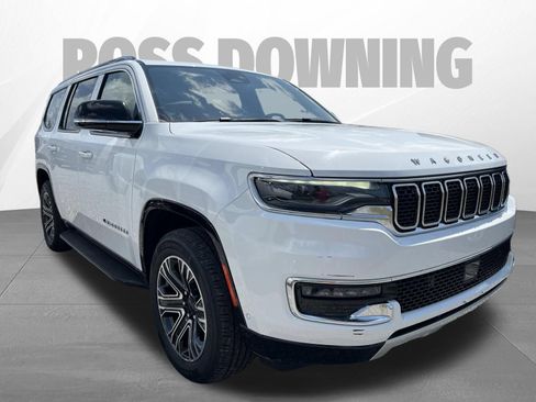 Used 2024 Jeep Wagoneer Series II w/ Flexible Seating Group RWD image 3