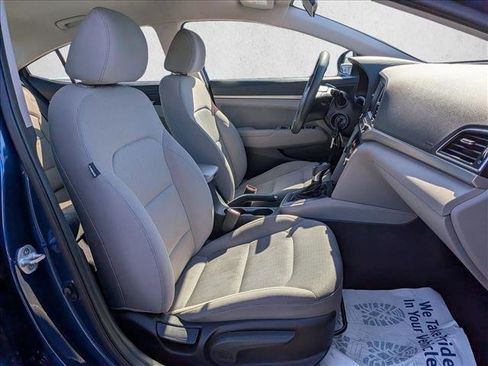 Used 2017 Hyundai Elantra SE image 22