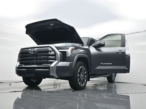 Used 2024 Toyota Tundra Limited w/ Power Package AWD/4WD image 33
