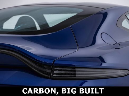 Used 2025 Aston Martin V8 Vantage Coupe image 14