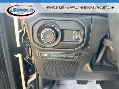 Used 2023 Jeep Wrangler Sahara w/ Cold Weather Group image 17