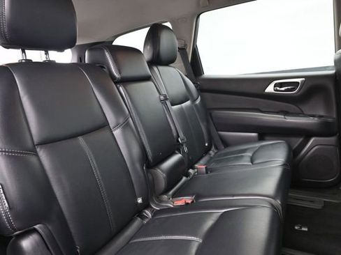 Used 2018 Nissan Pathfinder SL AWD/4WD image 28