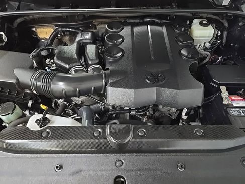 Used 2019 Toyota 4Runner SR5 image 12